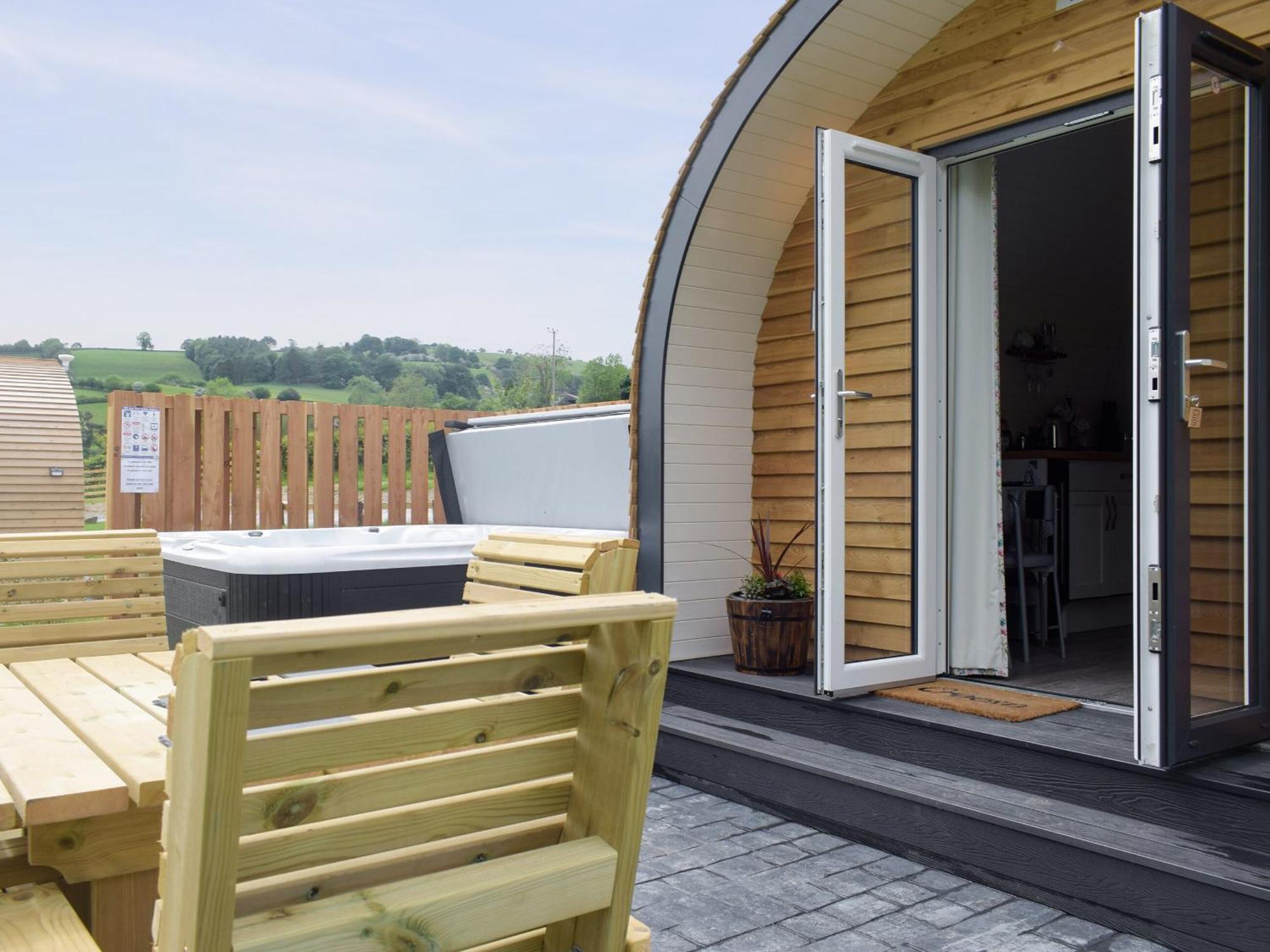 Cain Pod Vip Villa Llanfyllin Ngoại thất bức ảnh